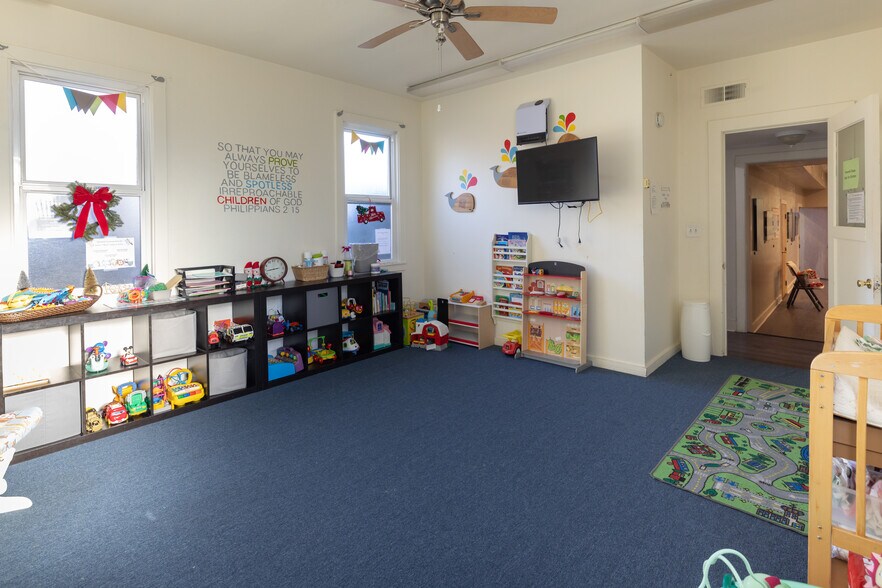 More Photos Of 628 Royer St, Roseville Schools For Lease