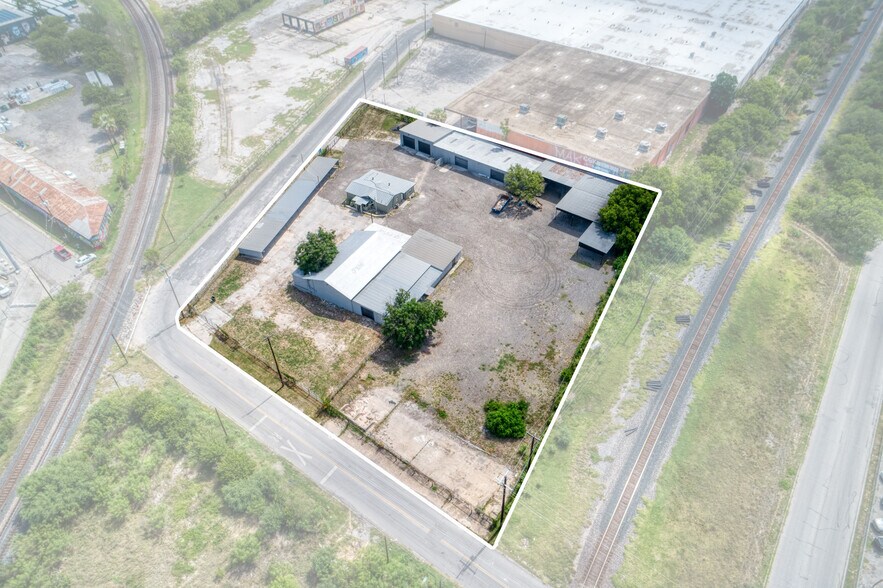 Primary Photo Of 1402 Hoefgen Ave, San Antonio Warehouse For Lease