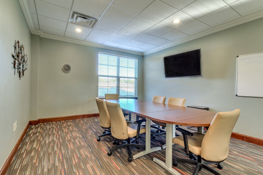 More Photos Of 2524 N Broadway, Edmond Office For Lease