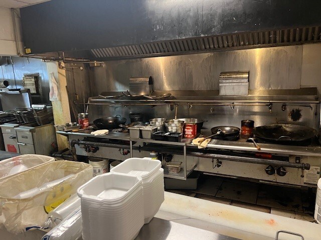 More Photos Of 1975 W Broadway Blvd, Sedalia Restaurant For Sale