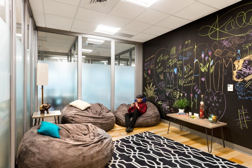 More Photos Of 515 S Flower St, Los Angeles Office For Lease