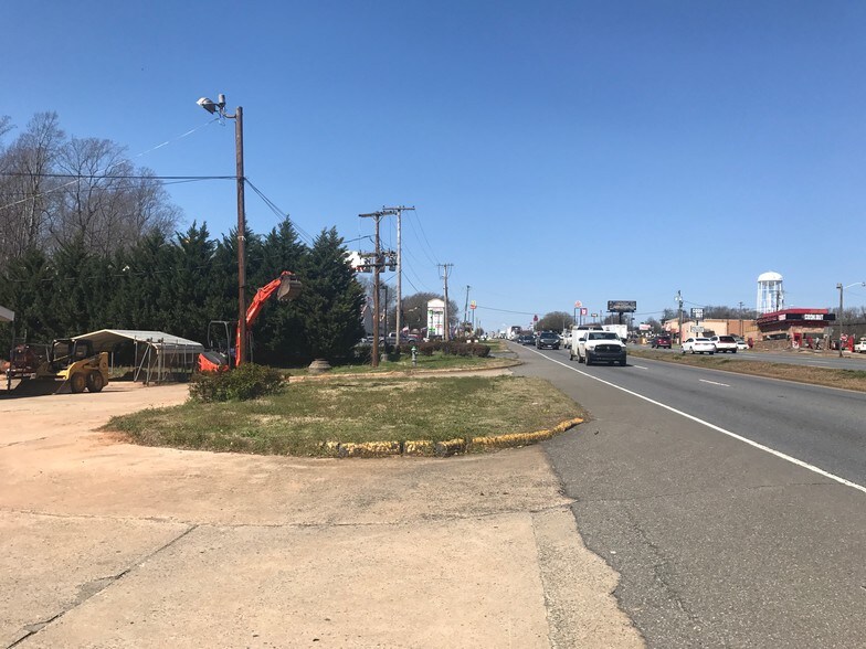 More Photos Of 400 E Dixon Blvd, Shelby Freestanding For Sale