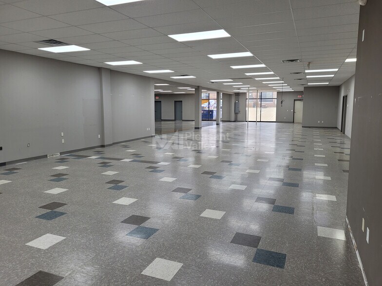 More Photos Of 3743 – 3755 Boettler Oaks Dr., Uniontown Light Manufacturing For Lease