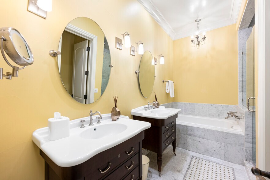 More Photos Of 1210 Arden Hills Ln, Sacramento Specialty For Sale