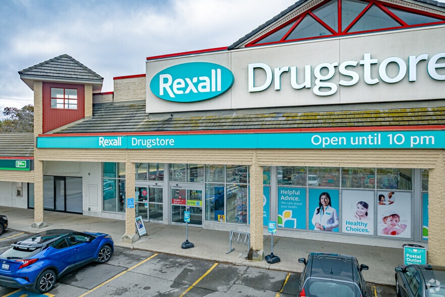More Photos Of 666 Woolwich St, Guelph Freestanding For Lease