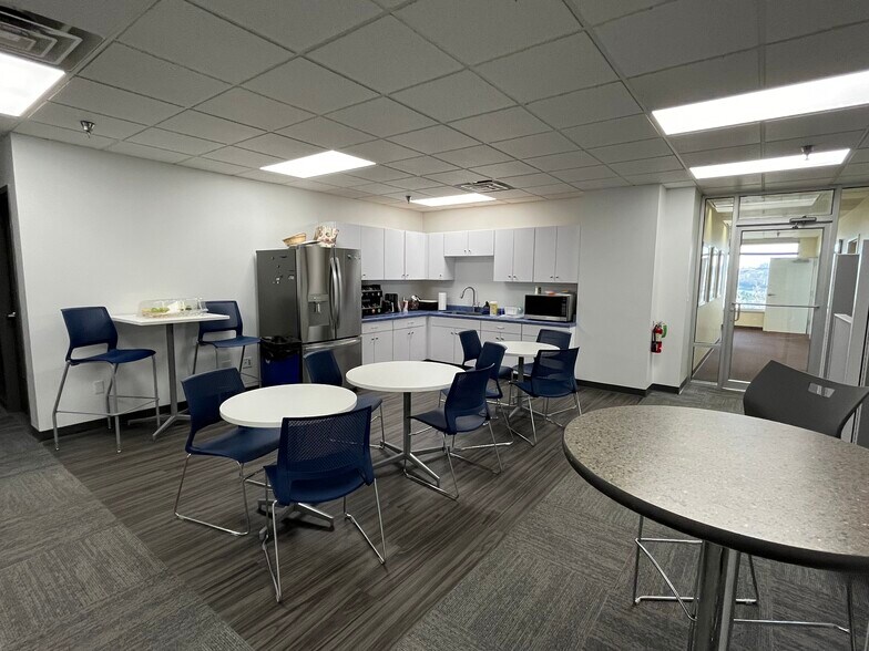 More Photos Of 401 Technology Dr, Canonsburg Light Distribution For Sale