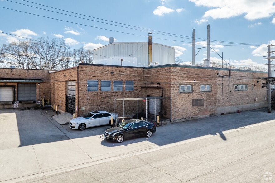 More Photos Of 2845 W 48th Pl, Chicago Warehouse For Lease