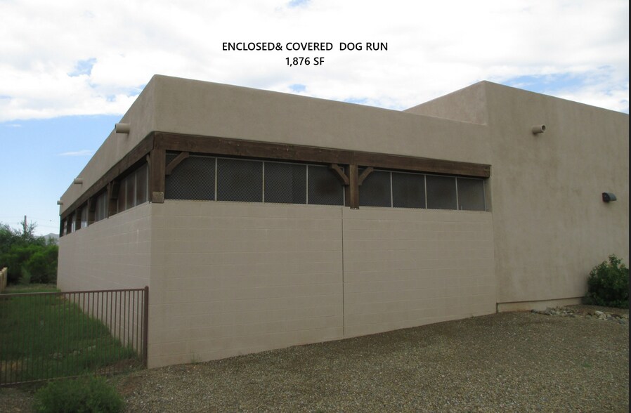More Photos Of 16725 N Oracle Rd, Tucson Veterinarian Kennel For Sale