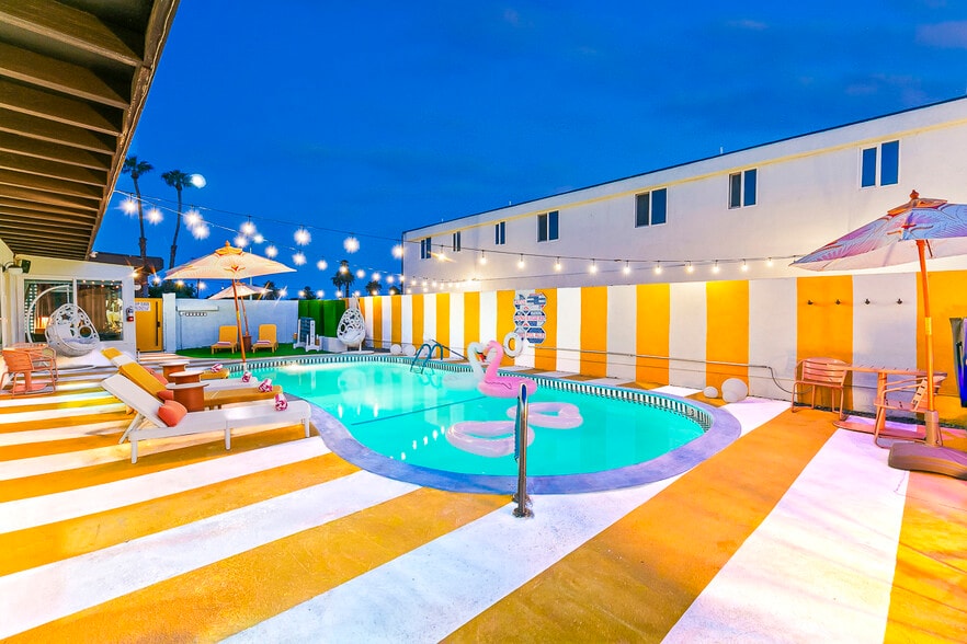 More Photos Of 1339 N Indian Canyon Dr, Palm Springs Hotel For Sale