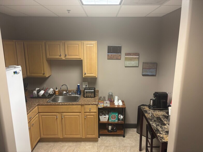 More Photos Of 8508-8542 Virginia Meadows Dr, Manassas Light Manufacturing For Sale