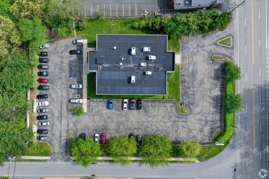 More Photos Of 9576 Perry Hwy, Pittsburgh Office For Lease