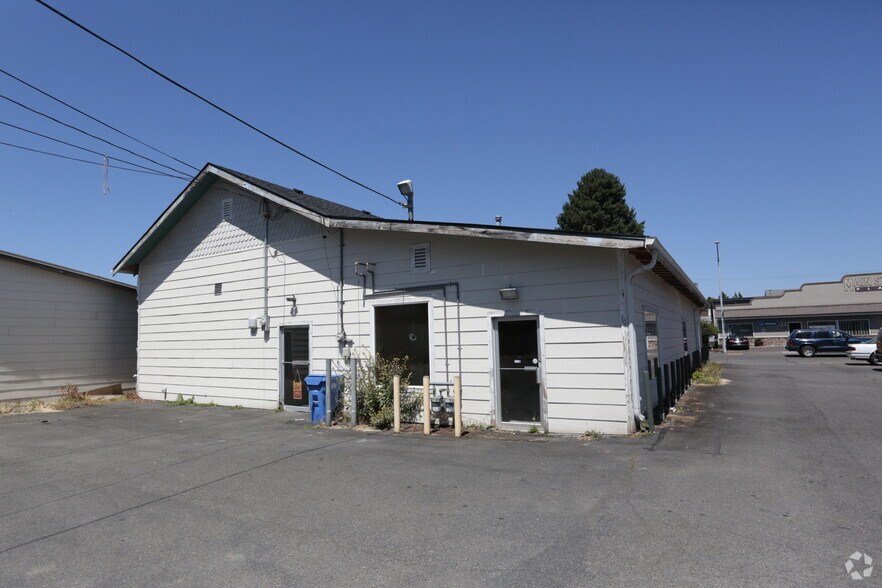 More Photos Of 610 W Main St, Centralia Storefront Retail Office For Sale