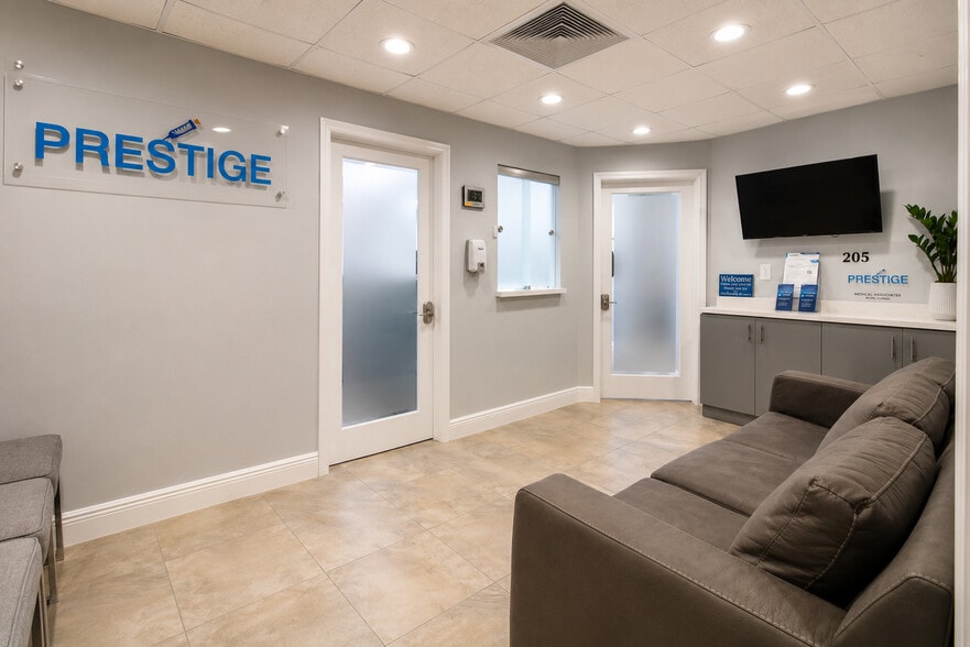 More Photos Of 555 Biltmore Way, Coral Gables Medical For Sale