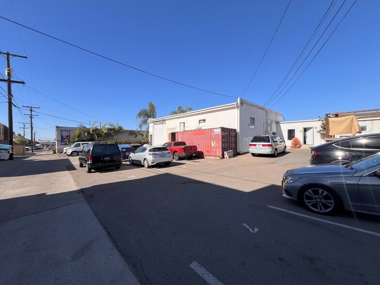 More Photos Of 751-763 Turquoise St, San Diego Storefront For Lease