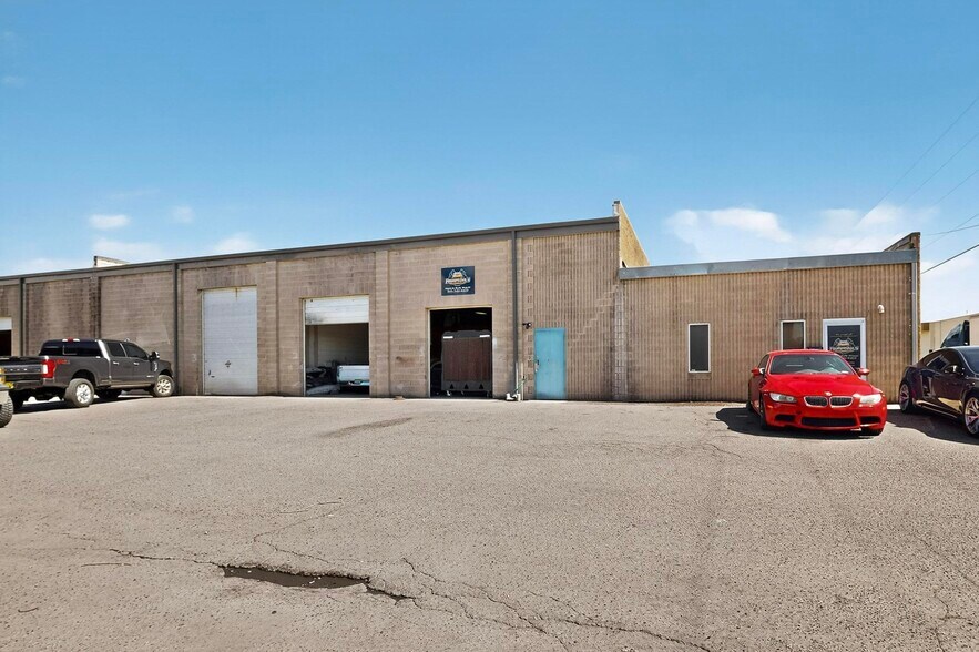 More Photos Of 2105 Aztec Rd NE, Albuquerque Warehouse For Sale