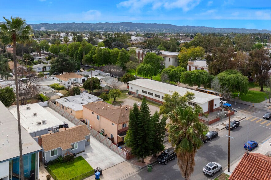 More Photos Of 14646 Kittridge St, Van Nuys Apartments For Sale