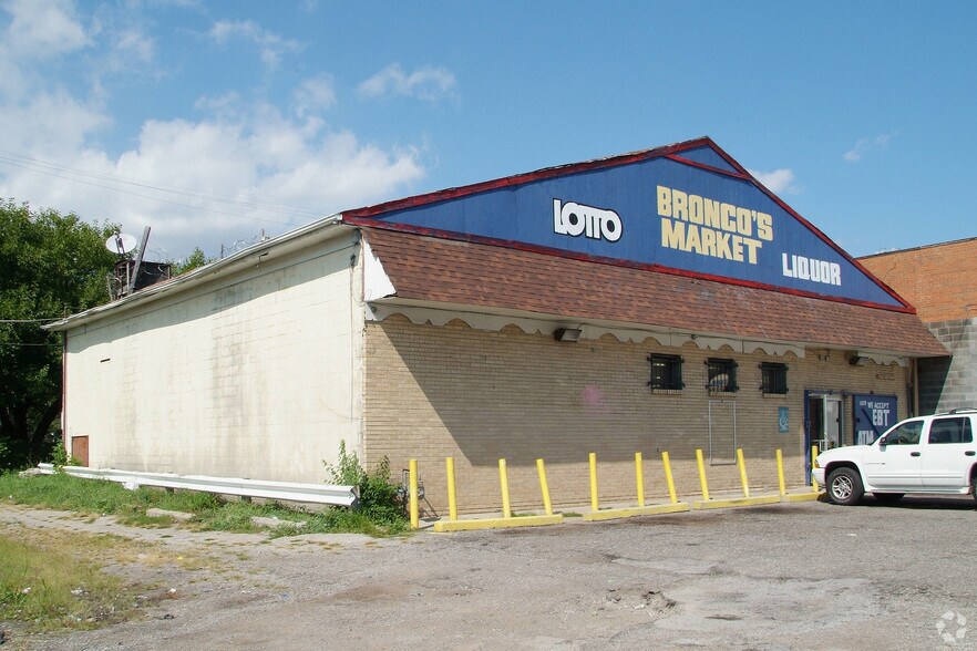 More Photos Of 12591-12595 Harper Ave, Detroit Storefront For Sale