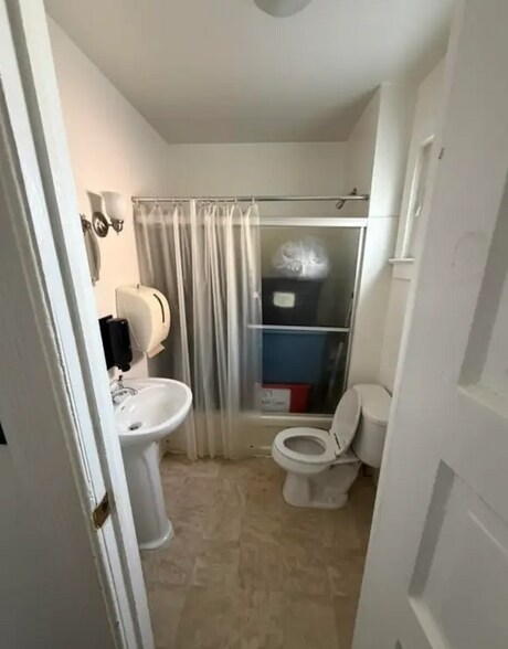 More Photos Of 519 Clinton Ave, Albany Office For Sale
