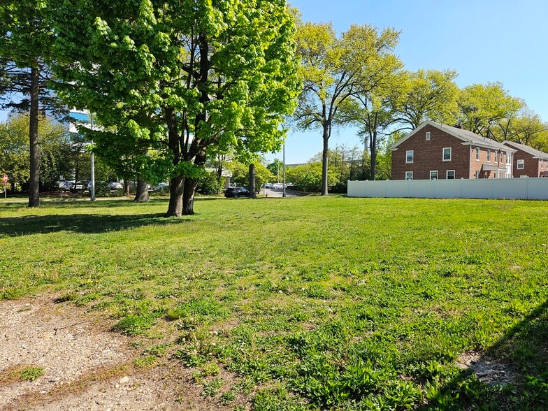 More Photos Of Ellington Avenue West Ave, Garden City Land For Sale