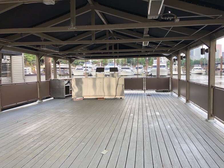 More Photos Of 425 SW Montgomery St, Portland Restaurant For Sale