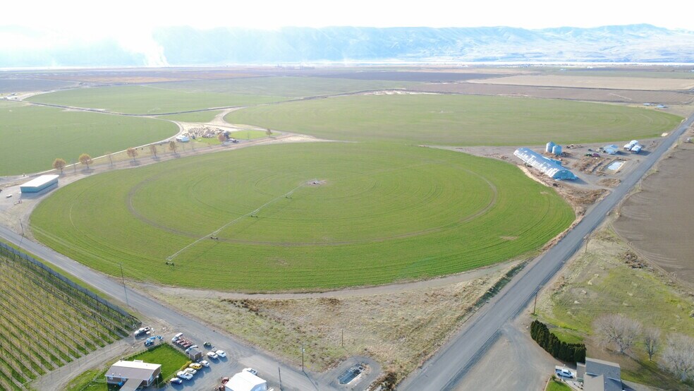 Primary Photo Of SWC Road 27 SW & Road P SW Rd @ Road P SW, Mattawa Land For Sale