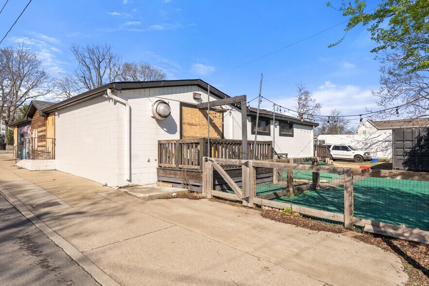 More Photos Of 616 Garfield St, Nashville Convenience Store For Sale
