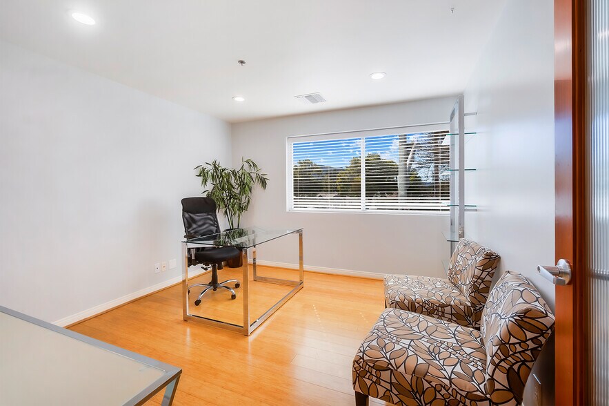 More Photos Of 400 S Victory Blvd, Burbank Office For Sale