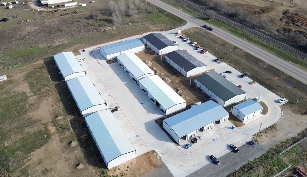 More Photos Of 11180 FM156, Northlake Warehouse For Lease