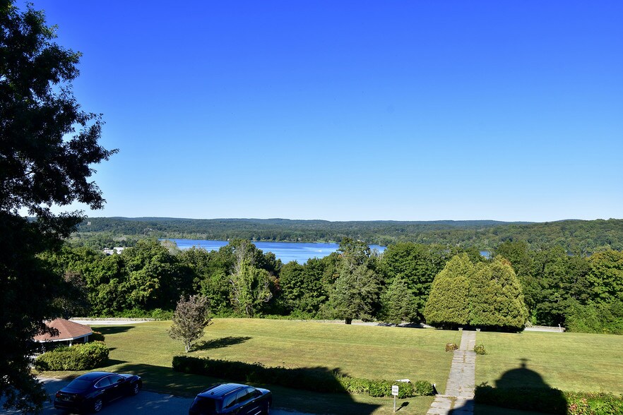 More Photos Of 135 Kirtland St, Deep River Schools For Sale