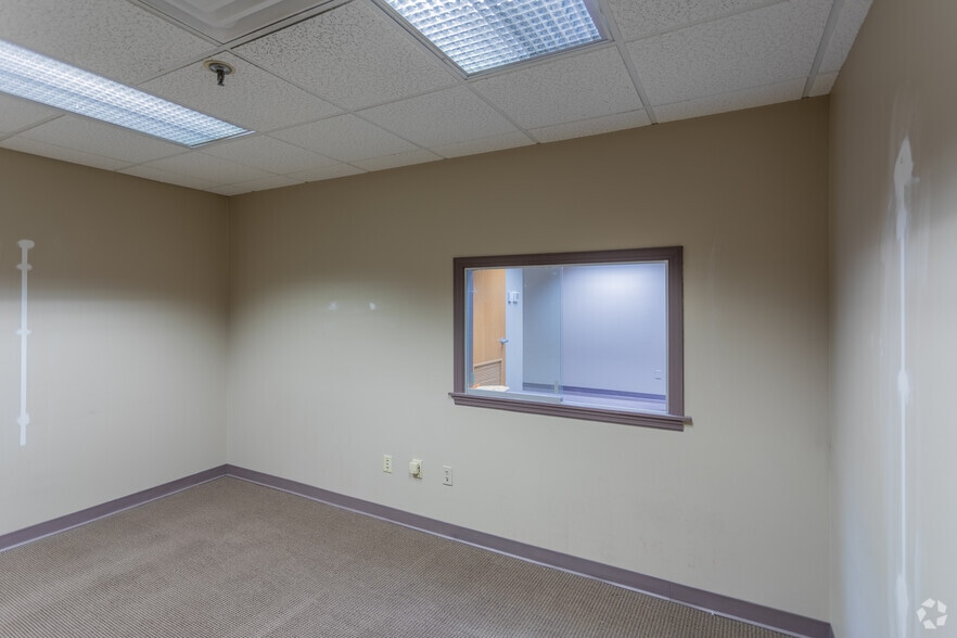 More Photos Of 9600 Colerain Ave, Cincinnati Unknown For Lease