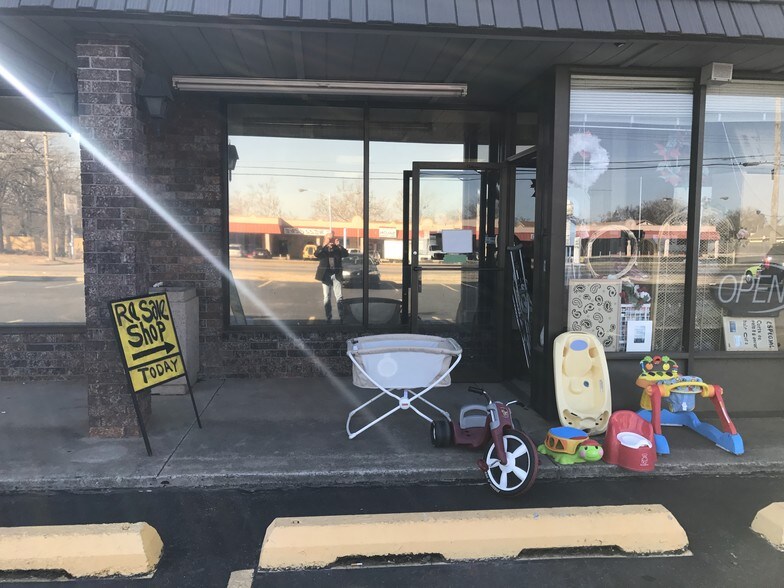 More Photos Of 1501-1511 N Rockwell Ave, Oklahoma City Storefront Retail Office For Lease