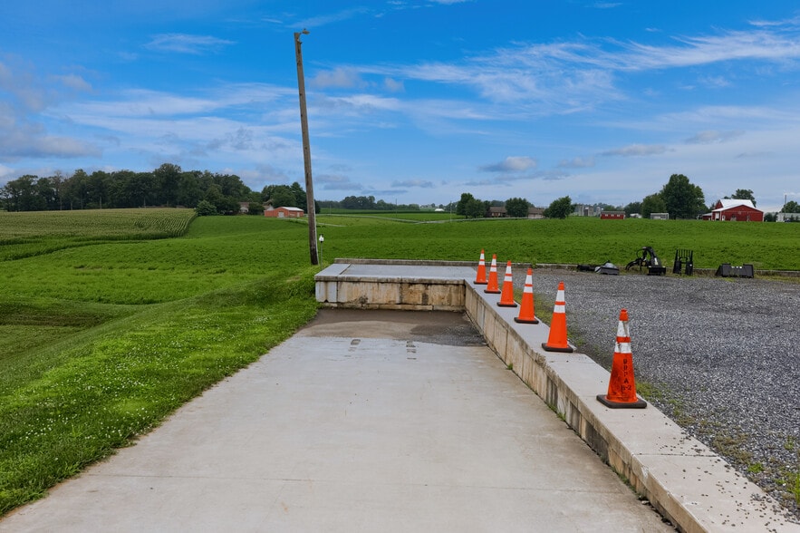 More Photos Of 608 Fairview Rd, Manheim Specialty For Lease