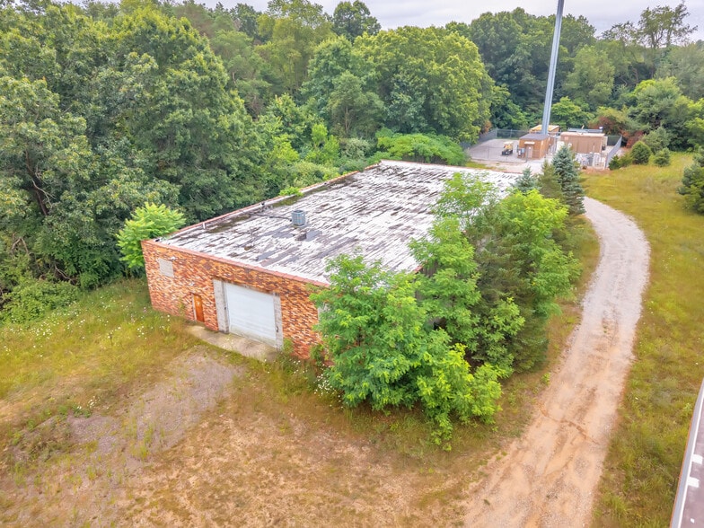More Photos Of 21736 Bedford Rd N, Battle Creek Industrial For Sale