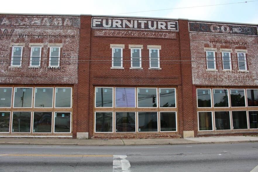 More Photos Of 2200 Glass St, Chattanooga Storefront Retail Residential For Sale