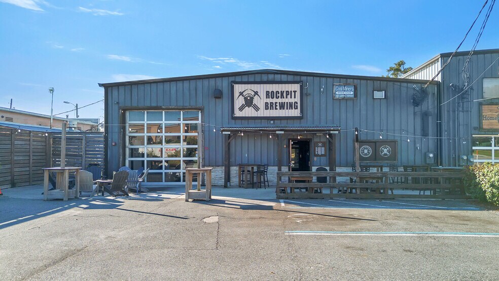 More Photos Of 10-14 W Illiana St, Orlando Warehouse For Sale