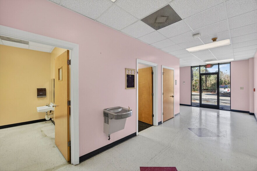 More Photos Of 3910 Princess Place Dr, Wilmington Daycare Center For Lease