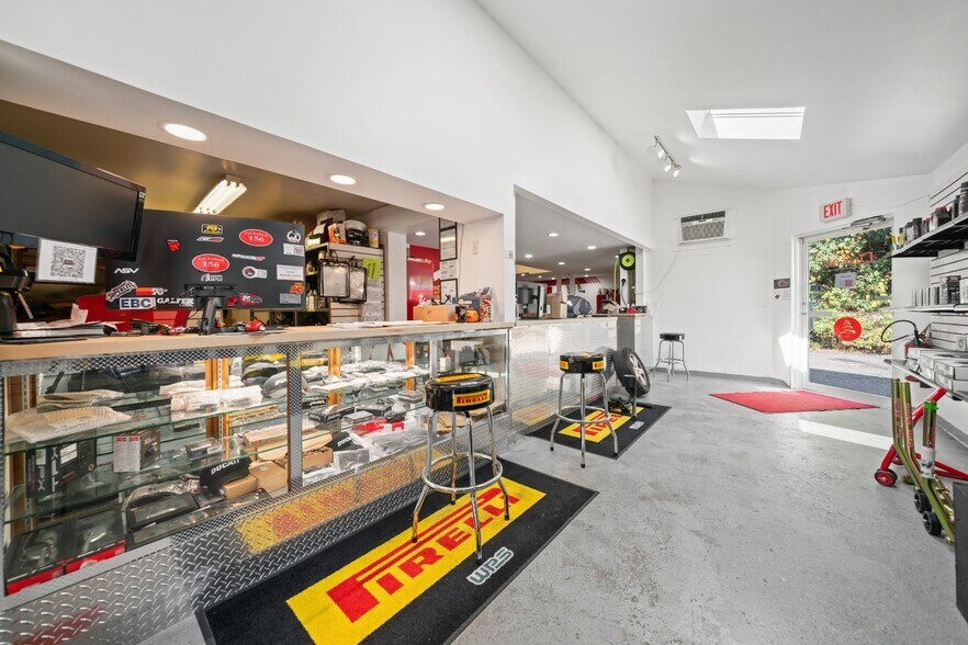 More Photos Of 1005 Route 9W, Fort Montgomery Auto Repair For Sale