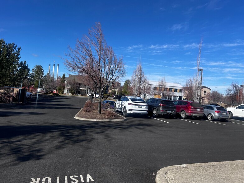 More Photos Of 354 SW Upper Terrace Dr, Bend Office For Lease