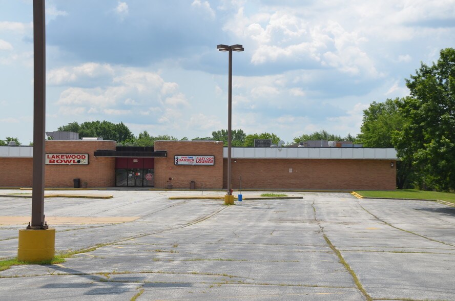 More Photos Of 5125 Sauk Trl, Richton Park Freestanding For Sale