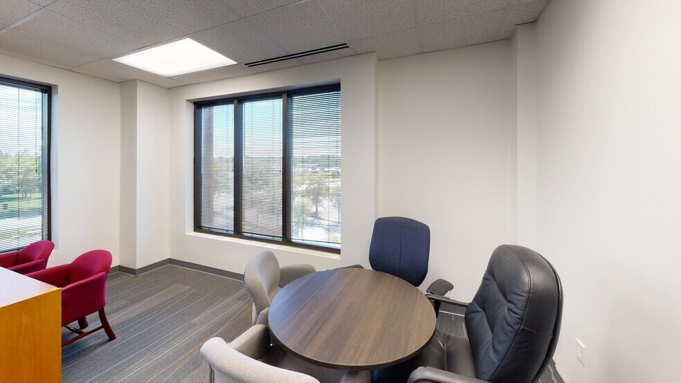 More Photos Of 6602 E 75th St, Indianapolis Office For Lease