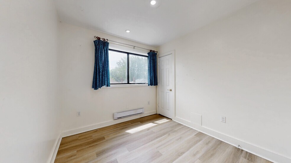 More Photos Of 1784 Jane St, Toronto Storefront Retail Office For Sale