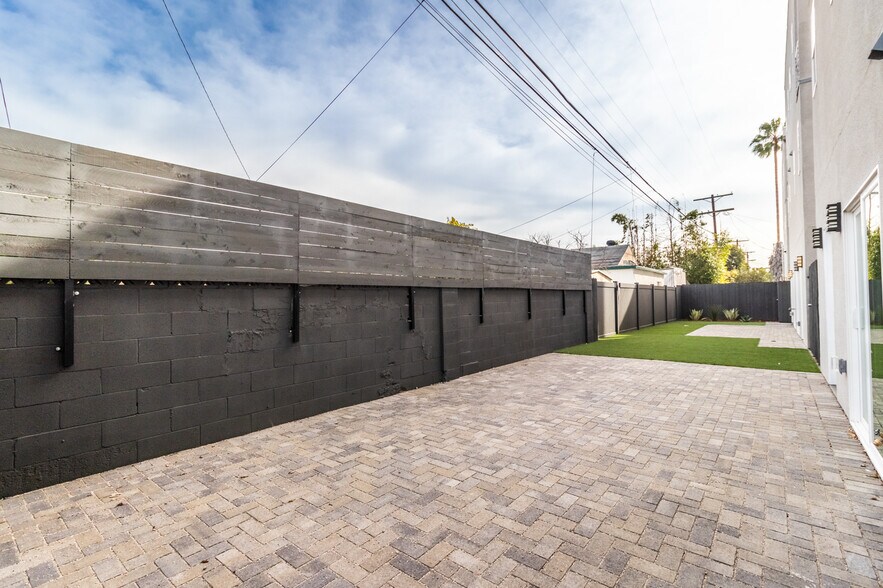 More Photos Of 1818 Thurman Ave, Los Angeles Apartments For Sale