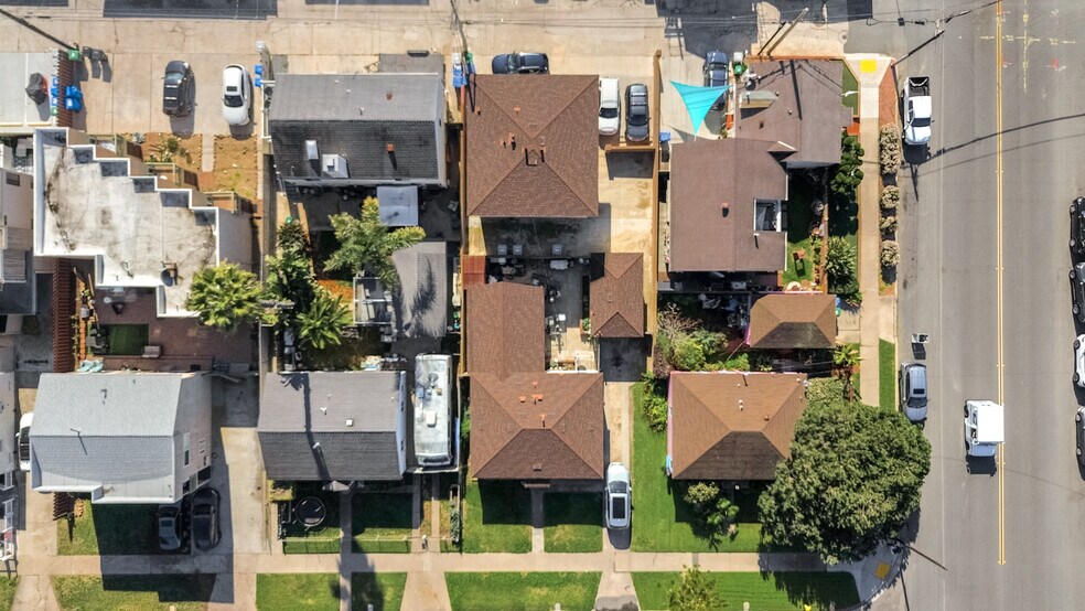 More Photos Of 909 Chalcedony St, San Diego Multifamily For Sale