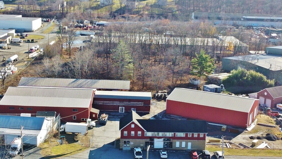 More Photos Of 24 Sands Station Rd, Middletown Freestanding For Sale