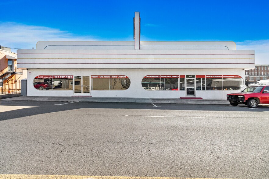 More Photos Of 395 S Ocoee St, Cleveland Showroom For Sale