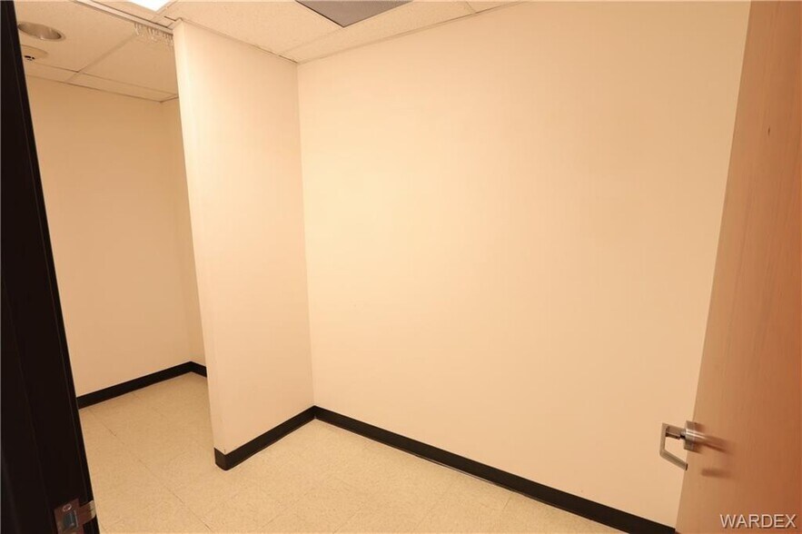 More Photos Of 1041 E Hancock Rd, Bullhead City Medical For Lease