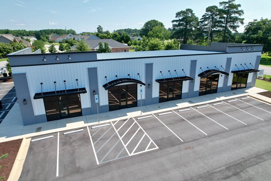 More Photos Of 982 Adams Point Dr, Garner Flex For Lease