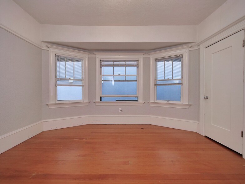 More Photos Of 1901-1903 H St, Sacramento Apartments For Sale