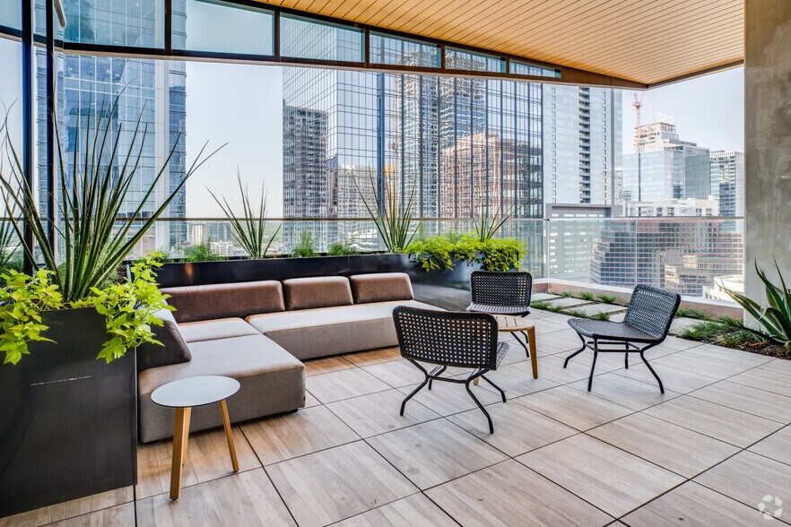 More Photos Of 405 Colorado St, Austin Office For Lease