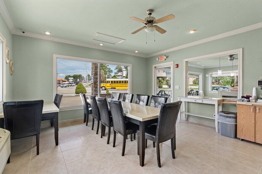 More Photos Of 110 Huntsville Rd, Eureka Springs Hotel For Sale